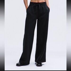 Lululemon Scuba Midrise Wide Leg Pant